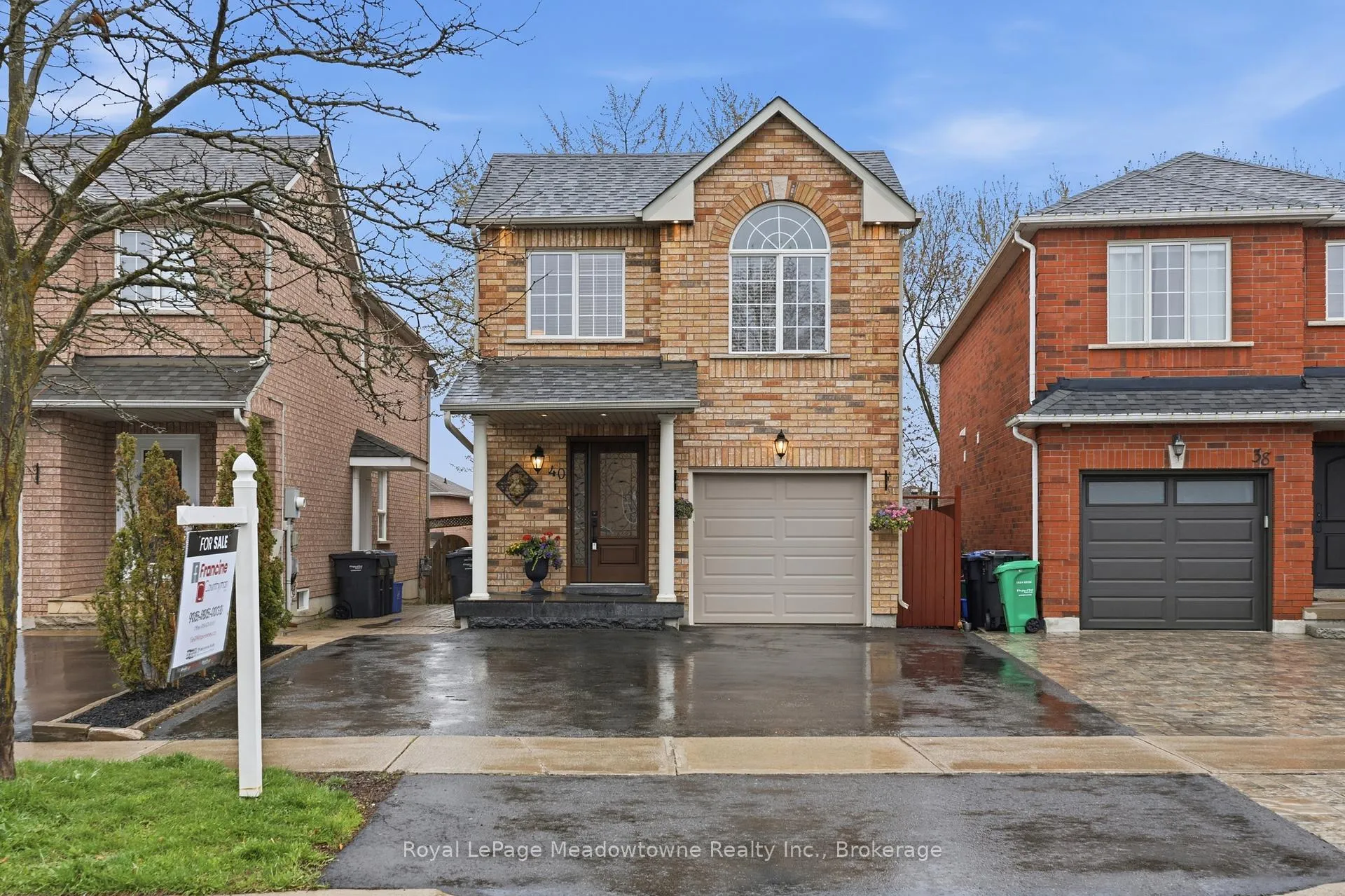 Photo 2 of 40 Coolspring Crescent, Caledon, Bolton East — HOMEH