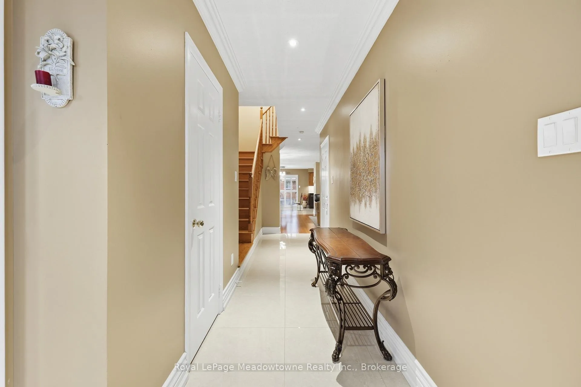 Photo 4 of 40 Coolspring Crescent, Caledon, Bolton East — HOMEH