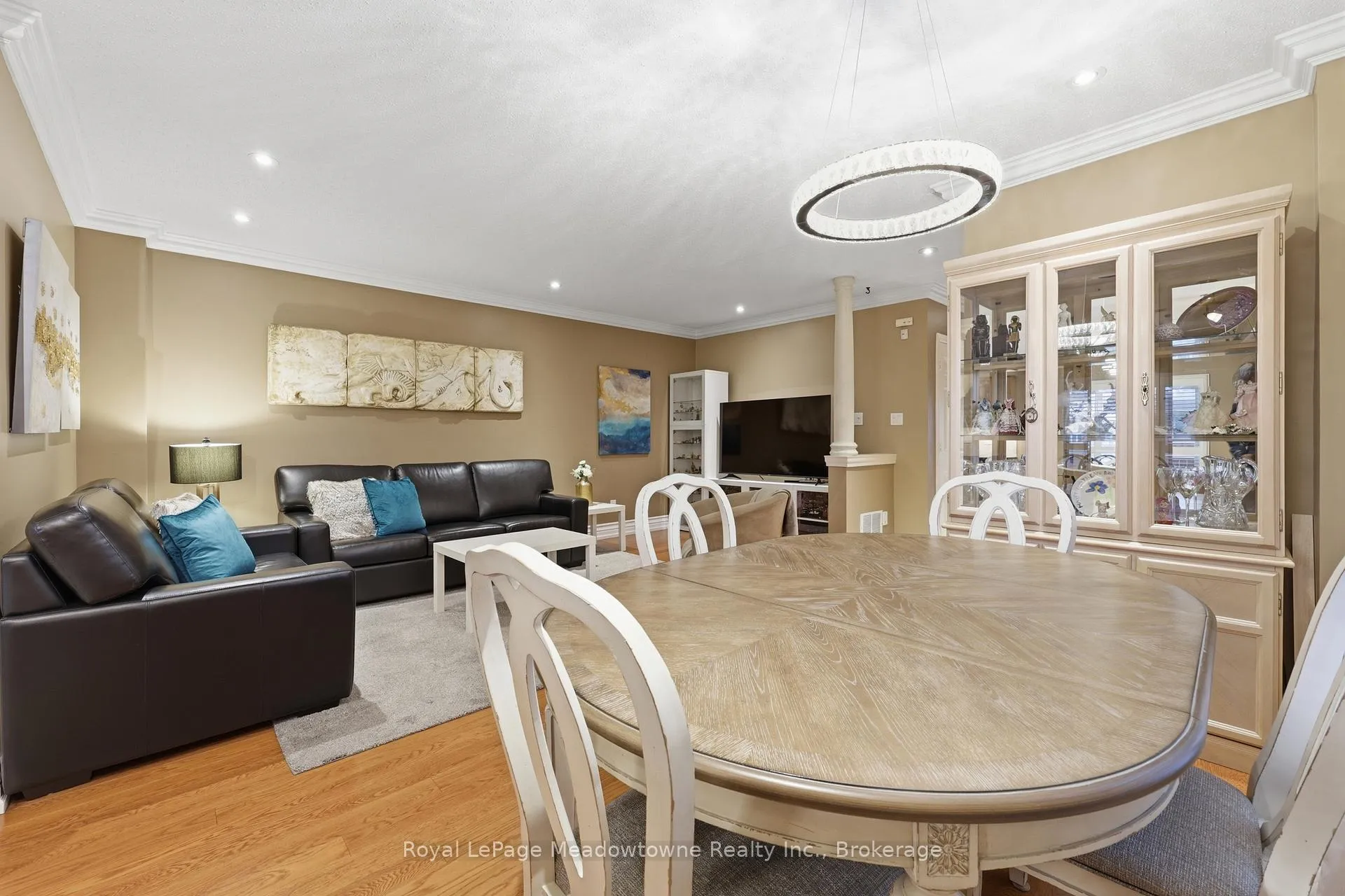 Photo 7 of 40 Coolspring Crescent, Caledon, Bolton East — HOMEH