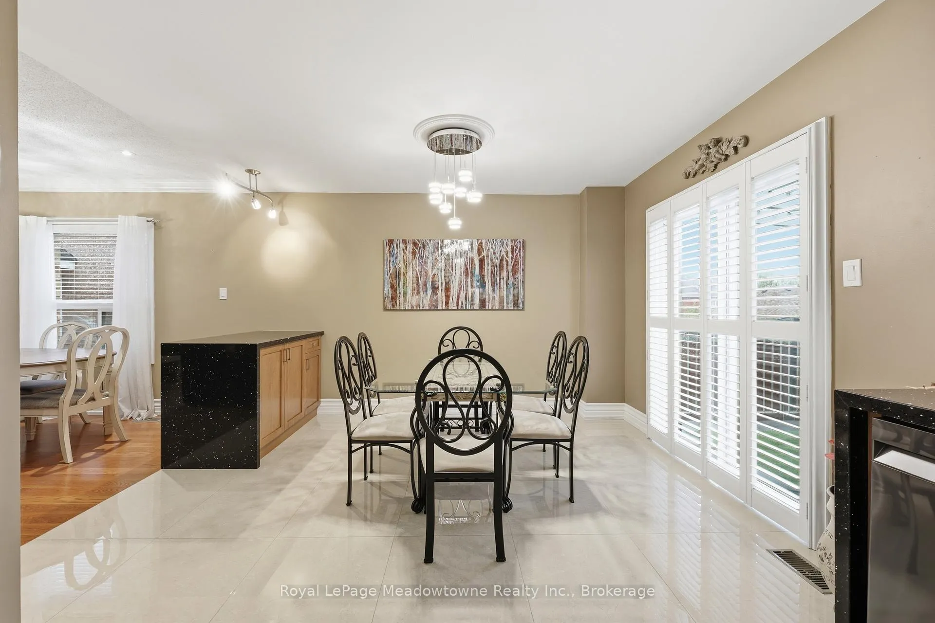 Photo 10 of 40 Coolspring Crescent, Caledon, Bolton East — HOMEH