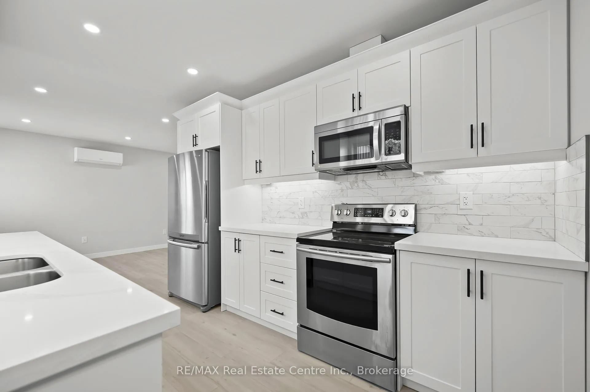 Photo 3 of 1180 Union Street, Kitchener, Northward — HOMEH