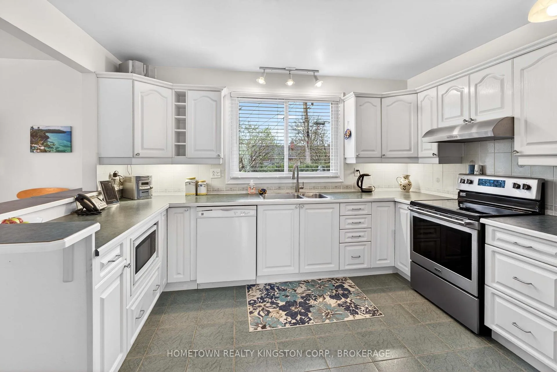 Photo 10 of 633 Fleet Street, Kingston, South of Taylor-Kidd Blvd — HOMEH