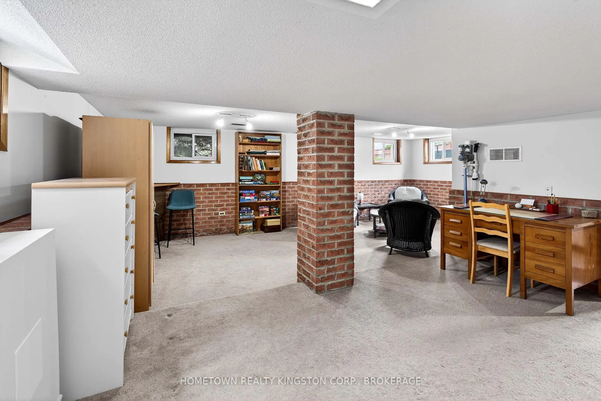 Photo 19 of 633 Fleet Street, Kingston, South of Taylor-Kidd Blvd — HOMEH