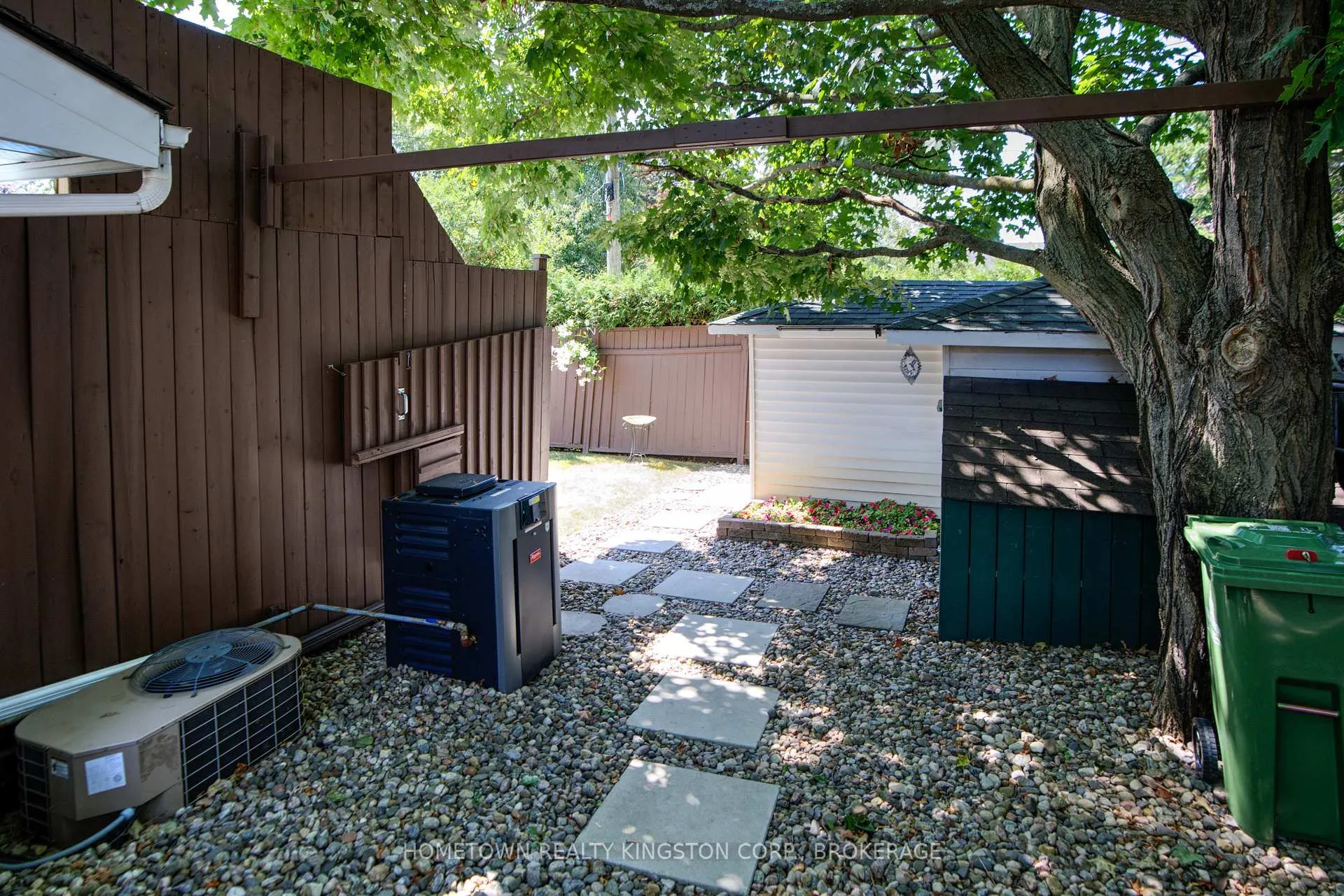 Photo 21 of 633 Fleet Street, Kingston, South of Taylor-Kidd Blvd — HOMEH