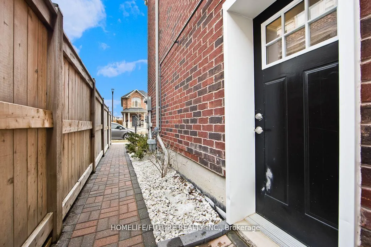 Photo 18 of 1193 Enchanted Crescent, Pickering, Rural Pickering — HOMEH