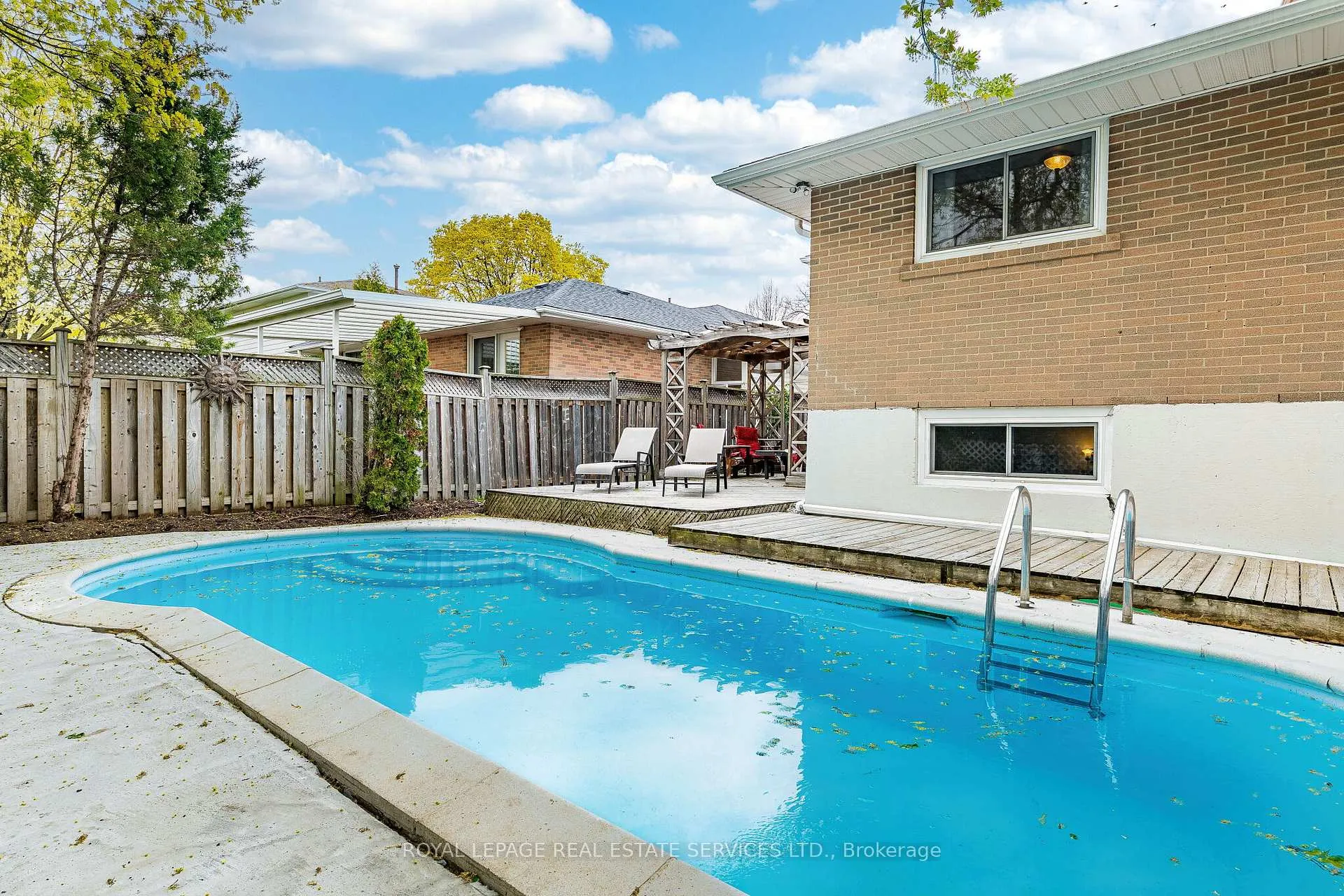 Photo 38 of 91 Center Street S, Brampton, Brampton East — HOMEH