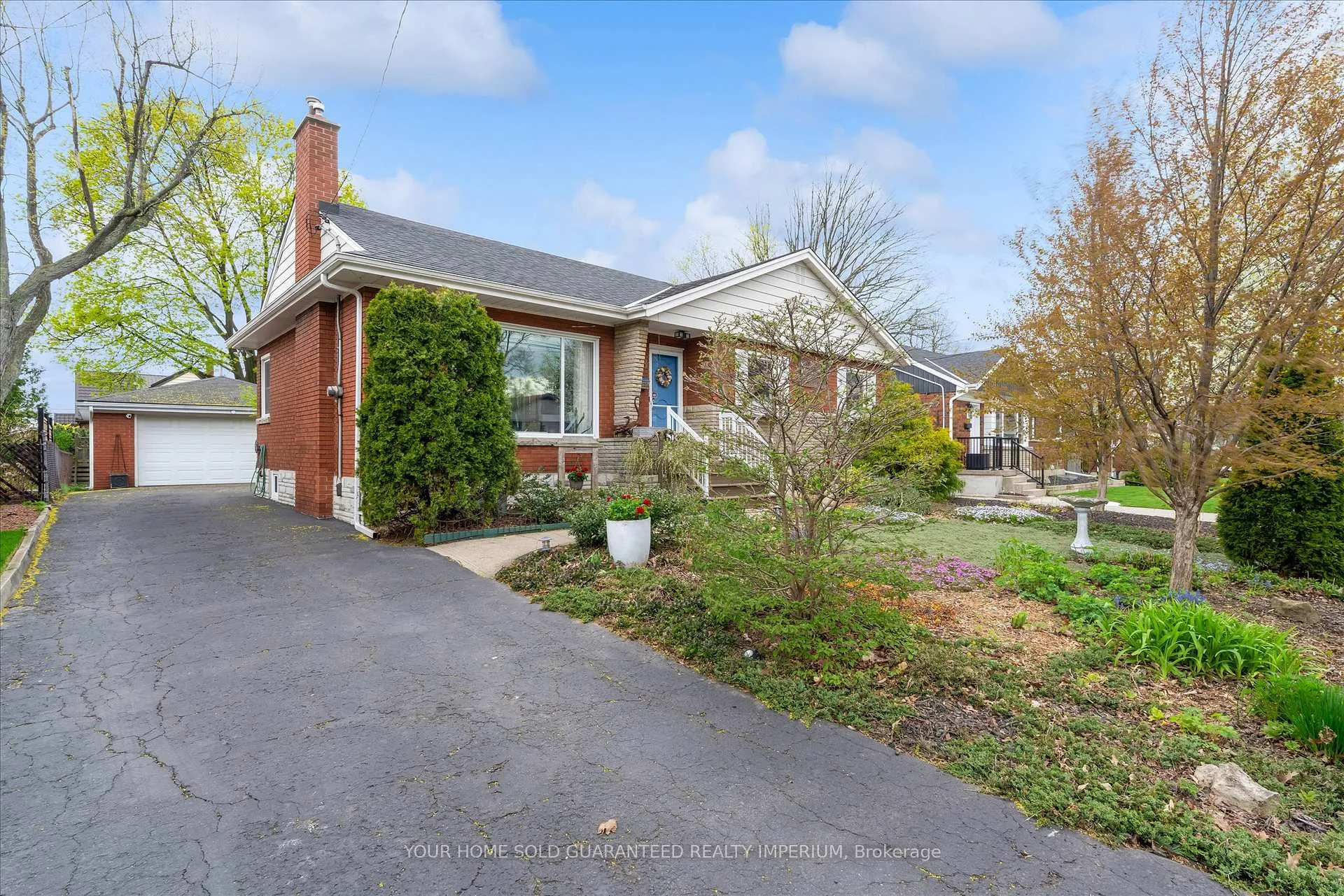 Photo 1 of 8 Mulock Avenue, Hamilton, Sunninghill — HOMEH