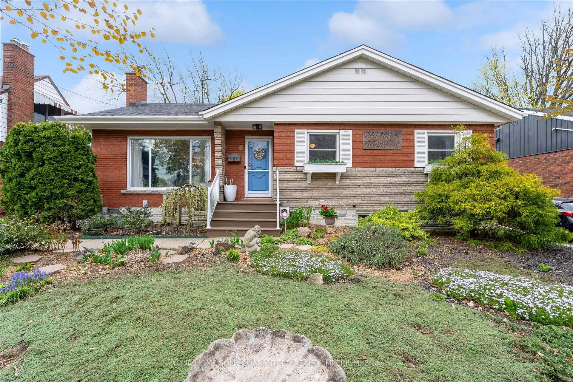 Photo 3 of 8 Mulock Avenue, Hamilton, Sunninghill — HOMEH