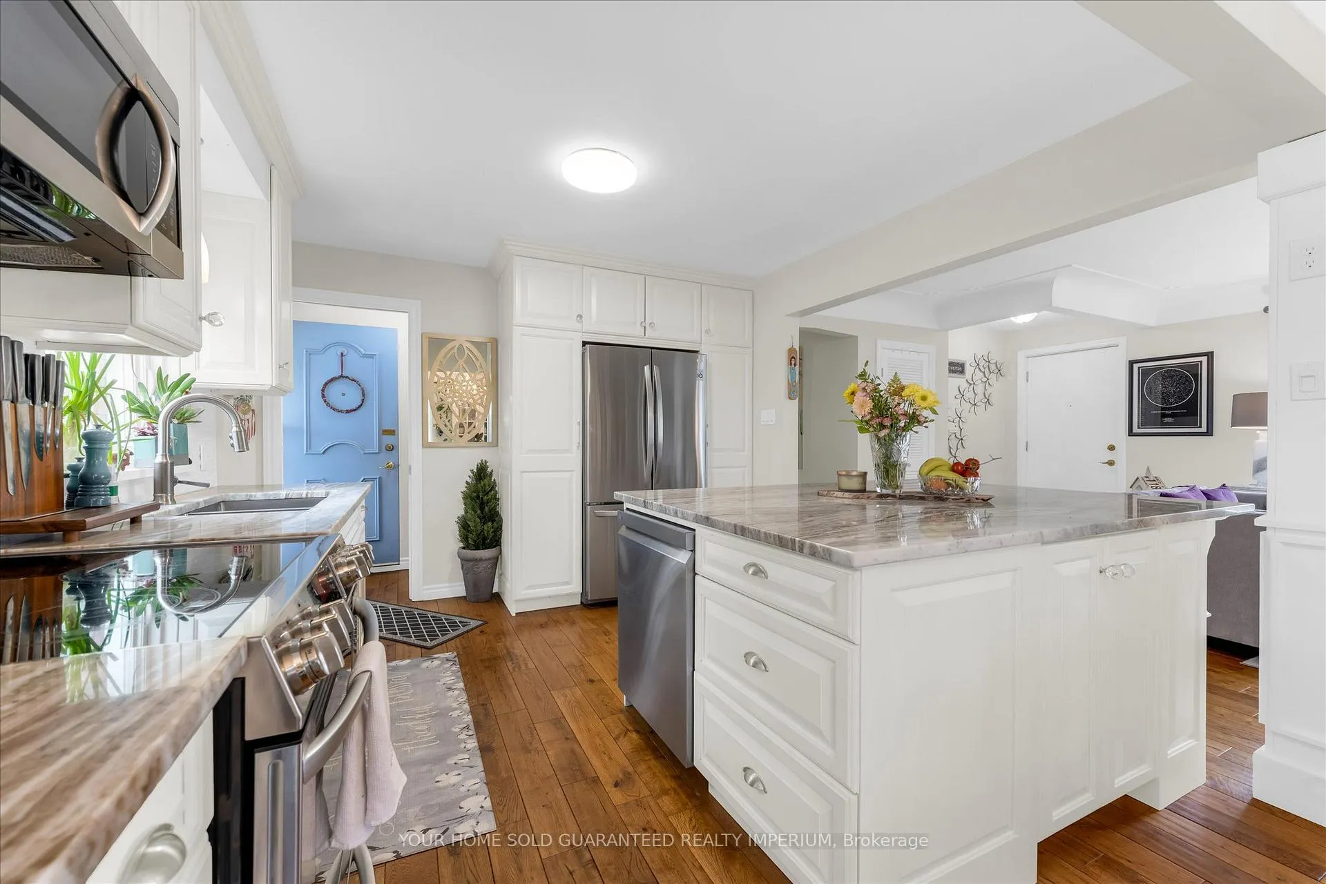 Photo 10 of 8 Mulock Avenue, Hamilton, Sunninghill — HOMEH