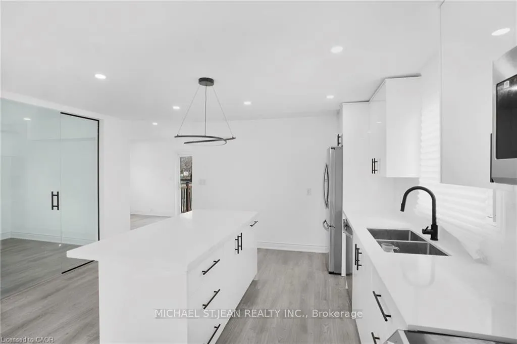 Photo 4 of 68 York Street, Hamilton, Dundas — HOMEH