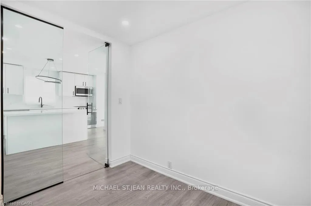 Photo 5 of 68 York Street, Hamilton, Dundas — HOMEH