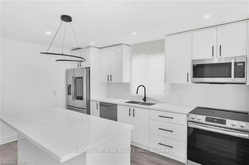 Photo 2 of 68 York Street, Hamilton, Dundas — HOMEH