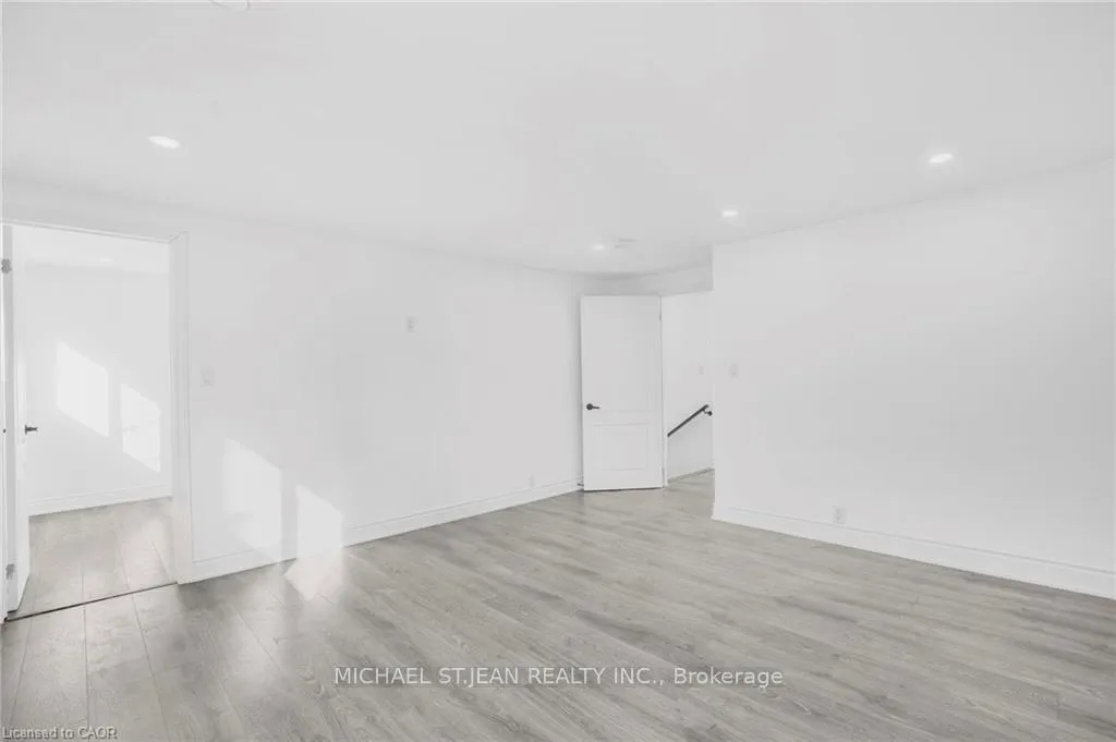 Photo 11 of 68 York Street, Hamilton, Dundas — HOMEH