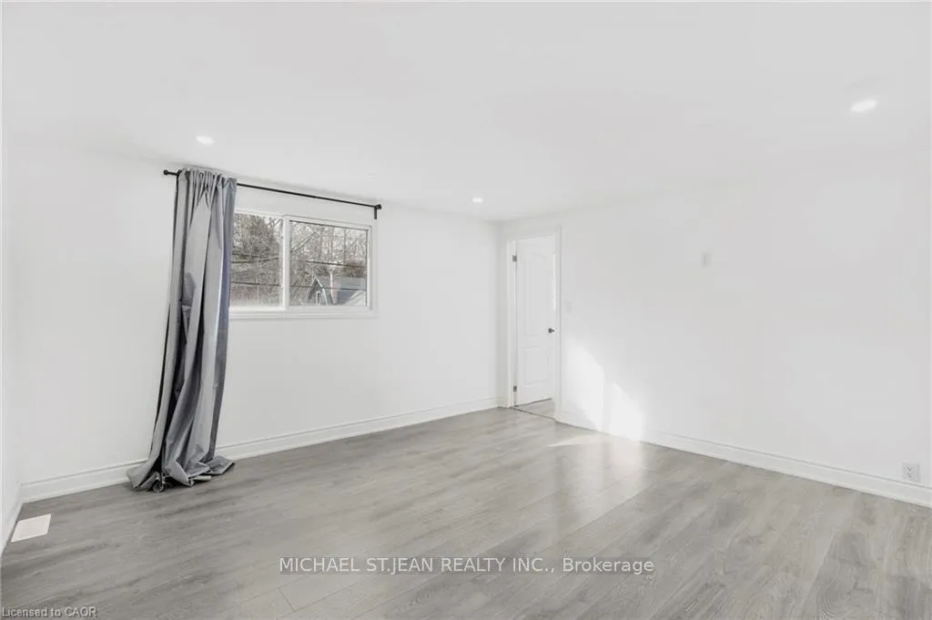 Photo 12 of 68 York Street, Hamilton, Dundas — HOMEH