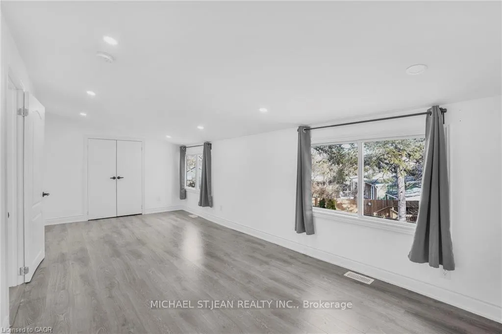 Photo 18 of 68 York Street, Hamilton, Dundas — HOMEH