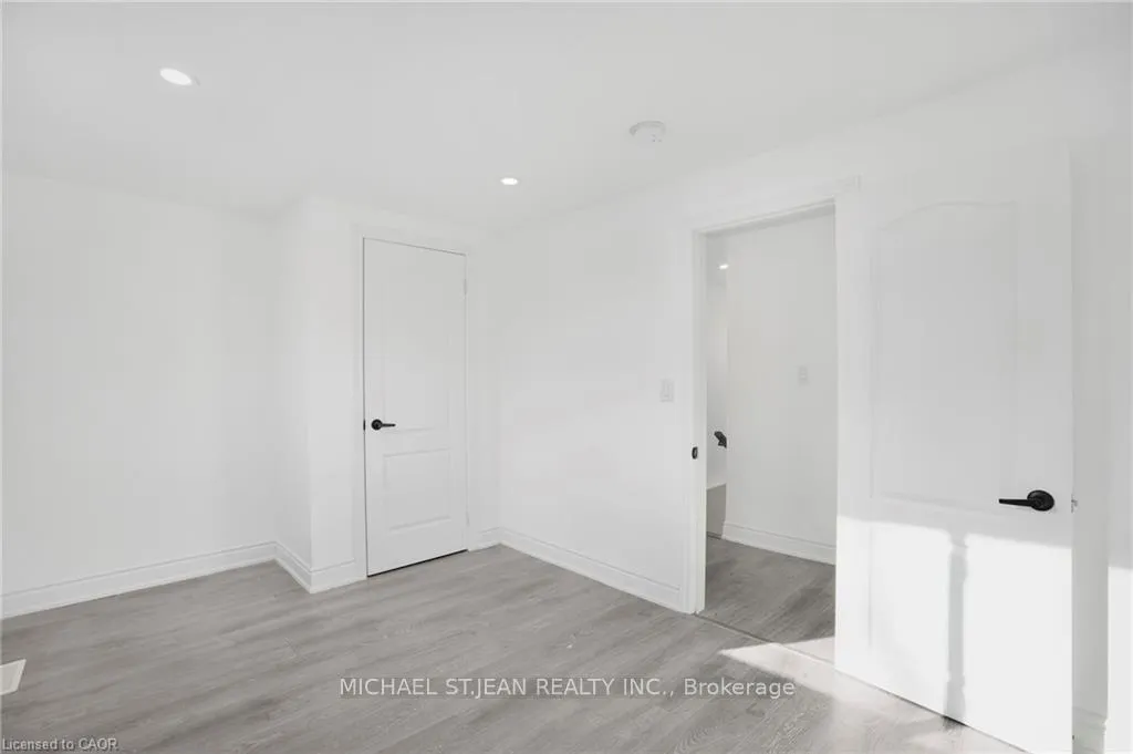 Photo 20 of 68 York Street, Hamilton, Dundas — HOMEH