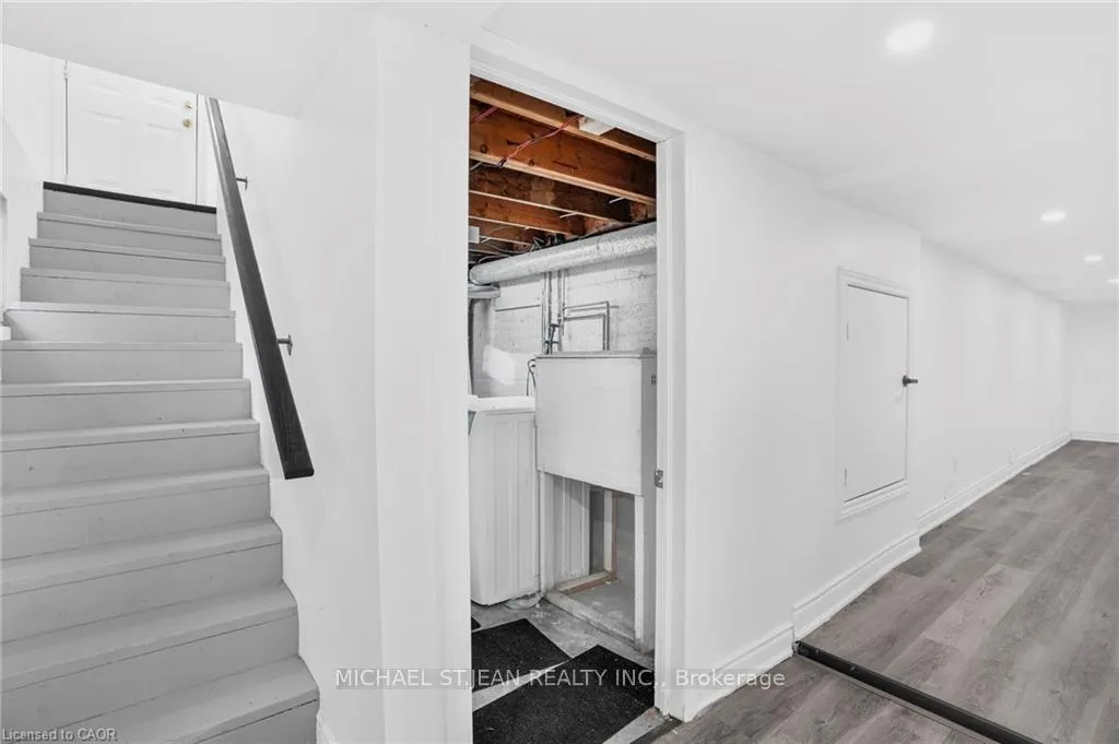 Photo 24 of 68 York Street, Hamilton, Dundas — HOMEH
