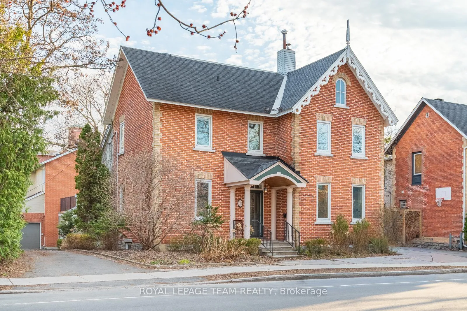 Front of 105 Crichton Street