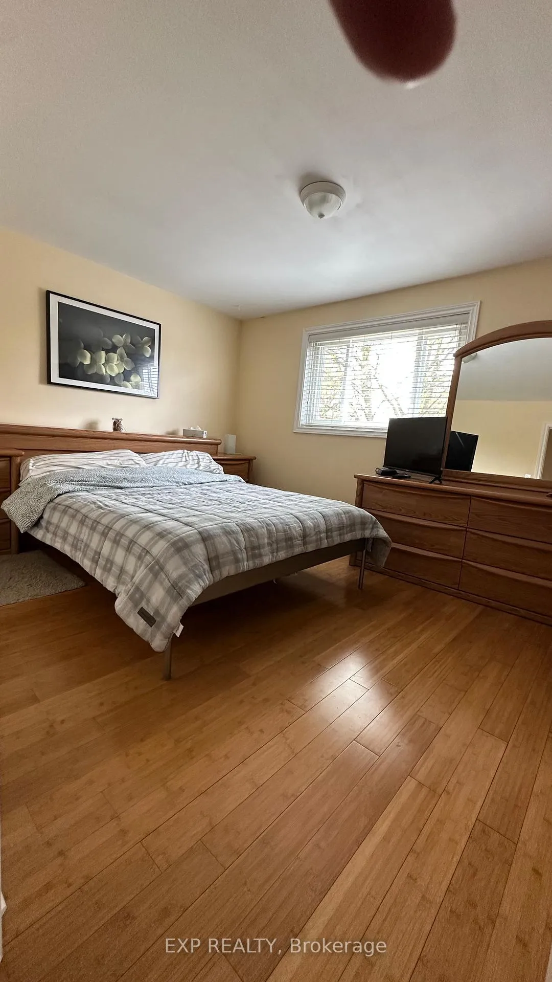 Photo 4 of 28 Bailey Crescent, Aurora, Aurora Highlands — HOMEH