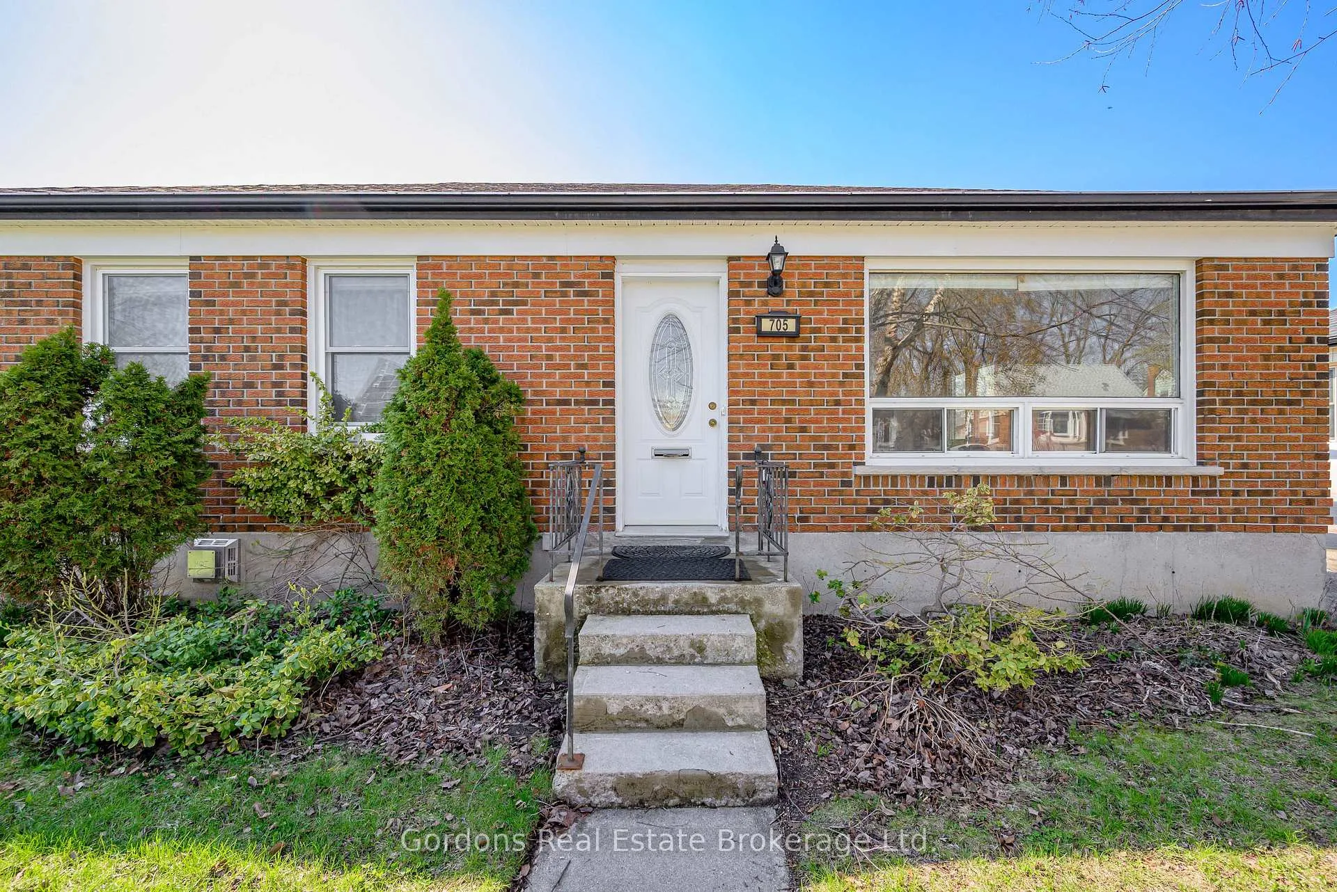 Photo 9 of 705 Bellaire Street, Peterborough, Otonabee Ward 1 — HOMEH