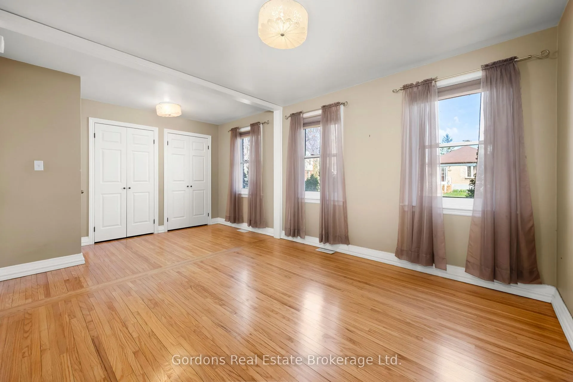 Photo 30 of 705 Bellaire Street, Peterborough, Otonabee Ward 1 — HOMEH