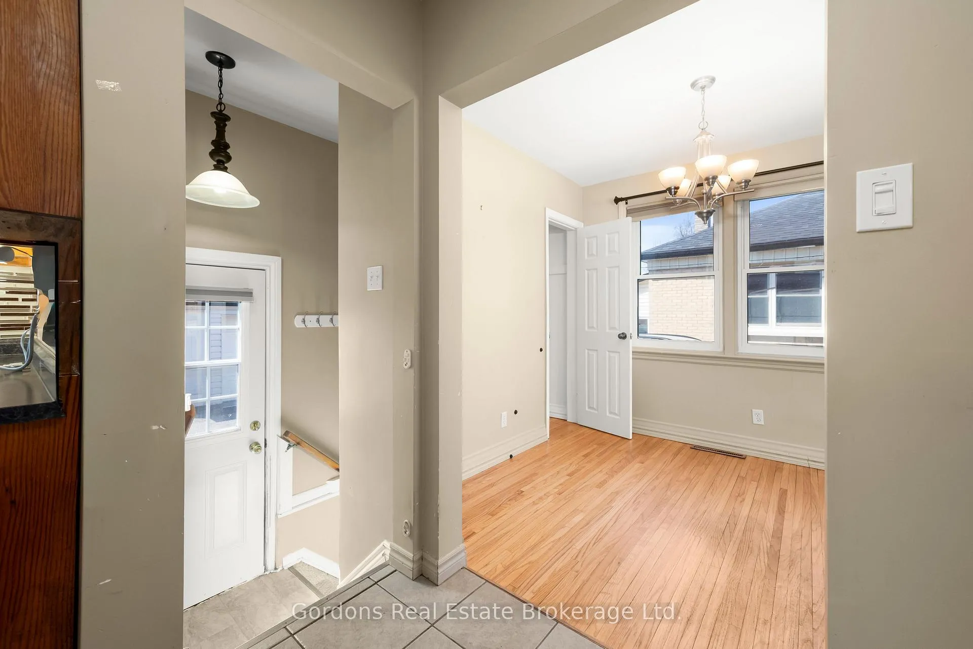 Photo 31 of 705 Bellaire Street, Peterborough, Otonabee Ward 1 — HOMEH