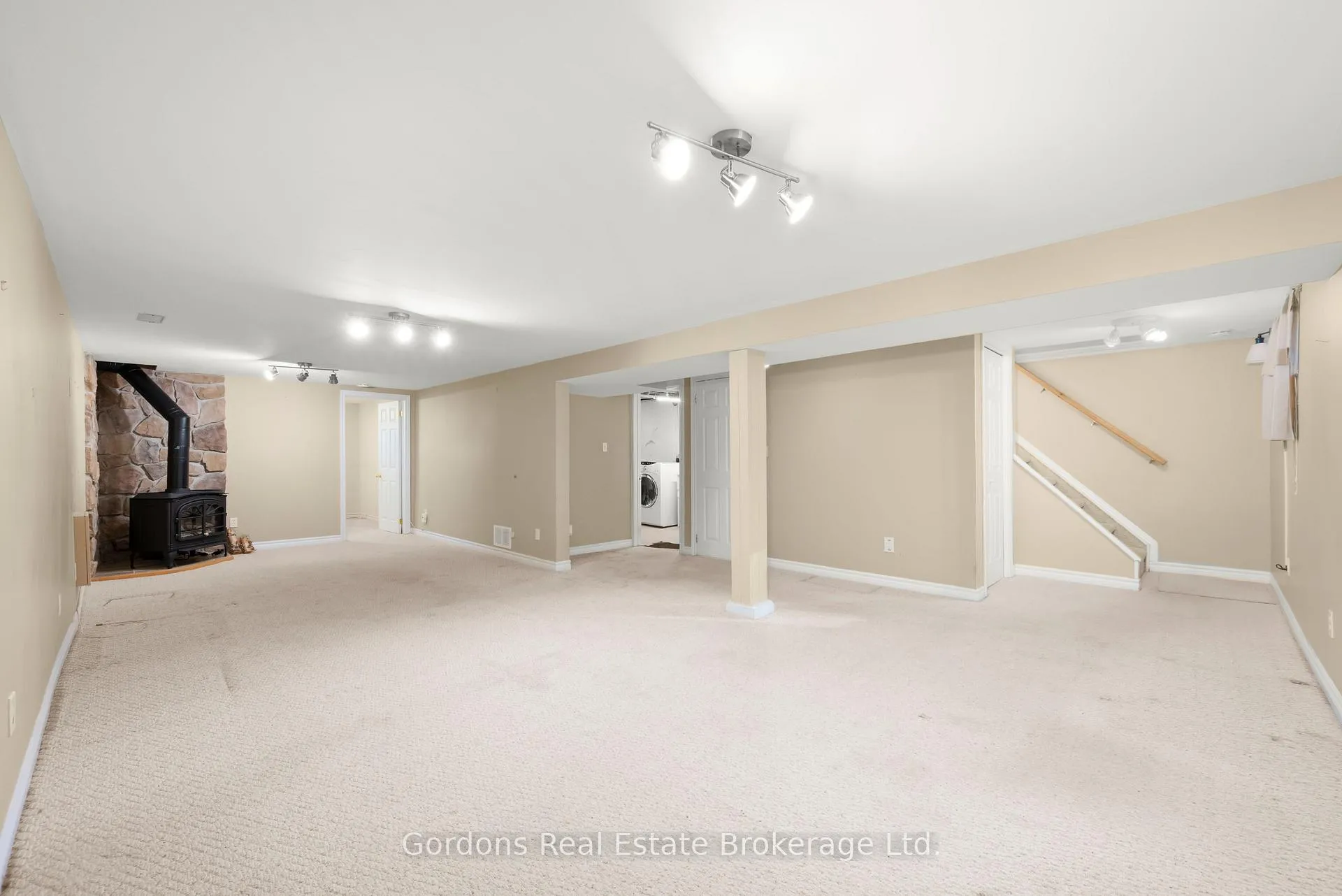 Photo 33 of 705 Bellaire Street, Peterborough, Otonabee Ward 1 — HOMEH