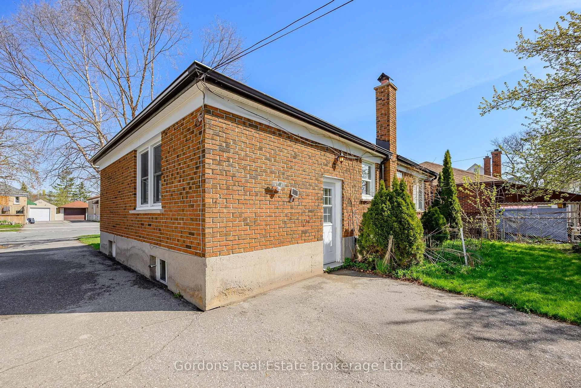 Photo 43 of 705 Bellaire Street, Peterborough, Otonabee Ward 1 — HOMEH