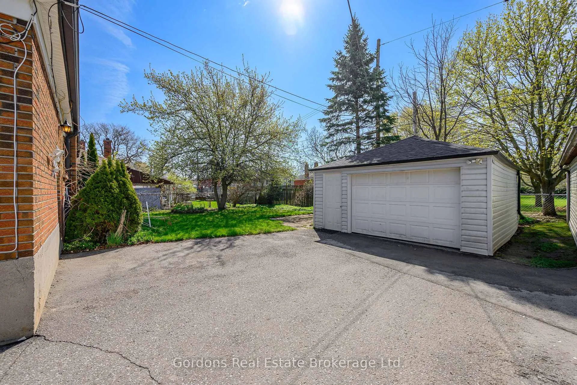 Photo 44 of 705 Bellaire Street, Peterborough, Otonabee Ward 1 — HOMEH