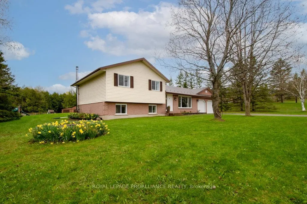 Photo 4 of 1989 Darling Crescent, Cavan Monaghan, Cavan Twp — HOMEH