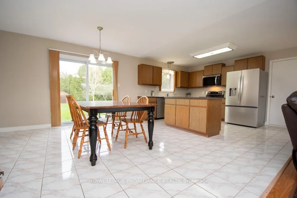 Photo 11 of 1989 Darling Crescent, Cavan Monaghan, Cavan Twp — HOMEH