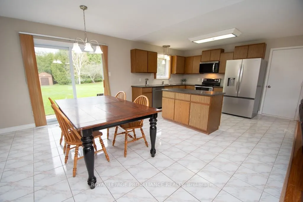 Photo 12 of 1989 Darling Crescent, Cavan Monaghan, Cavan Twp — HOMEH