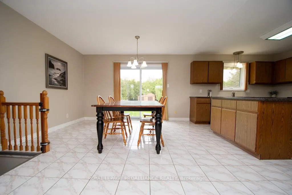 Photo 13 of 1989 Darling Crescent, Cavan Monaghan, Cavan Twp — HOMEH