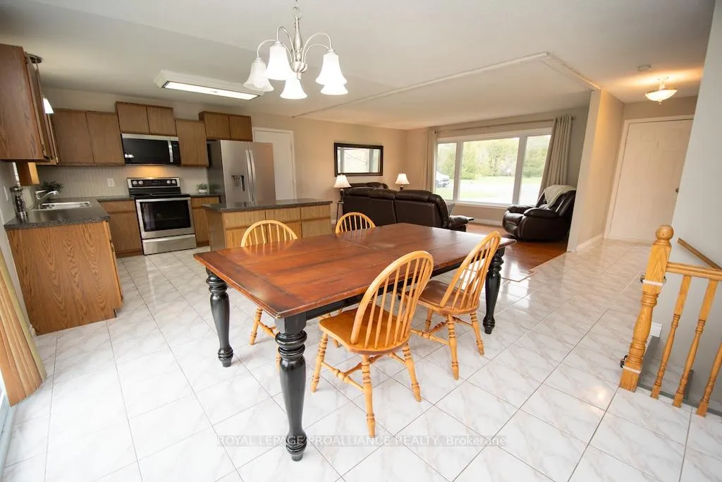 Photo 15 of 1989 Darling Crescent, Cavan Monaghan, Cavan Twp — HOMEH