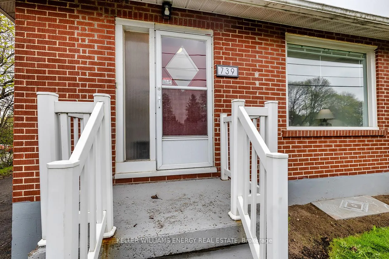 Photo 3 of 739 King Street W, Oshawa, Vanier — HOMEH