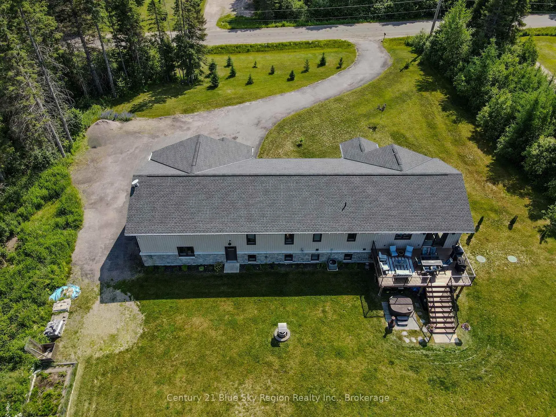 Photo 8 of 1147 Maple Hill Road, Powassan — HOMEH