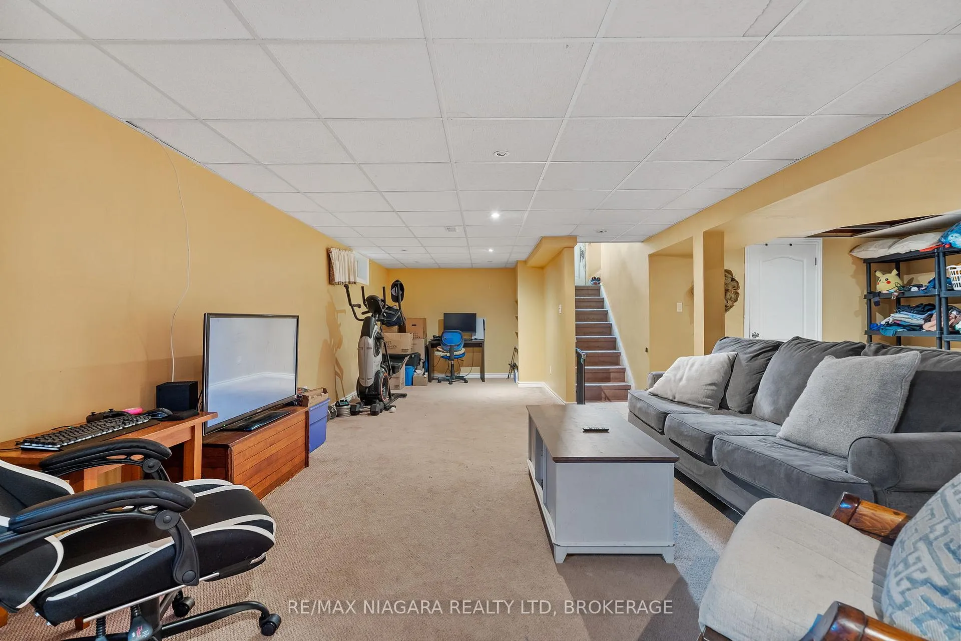 Photo 17 of 56 Royal Oak Drive, Welland, N. Welland — HOMEH