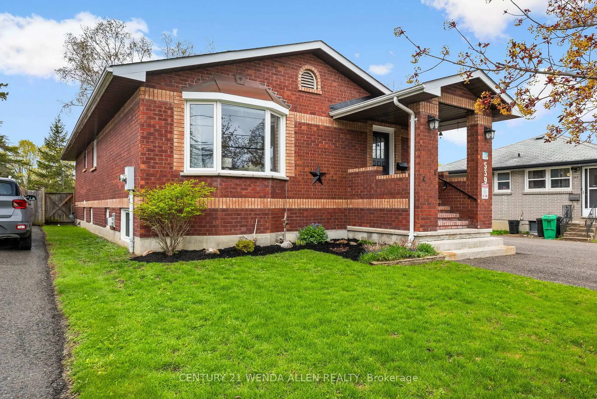 Photo 1 of 539 Monaghan Road, Peterborough, Otonabee Ward 1 — HOMEH