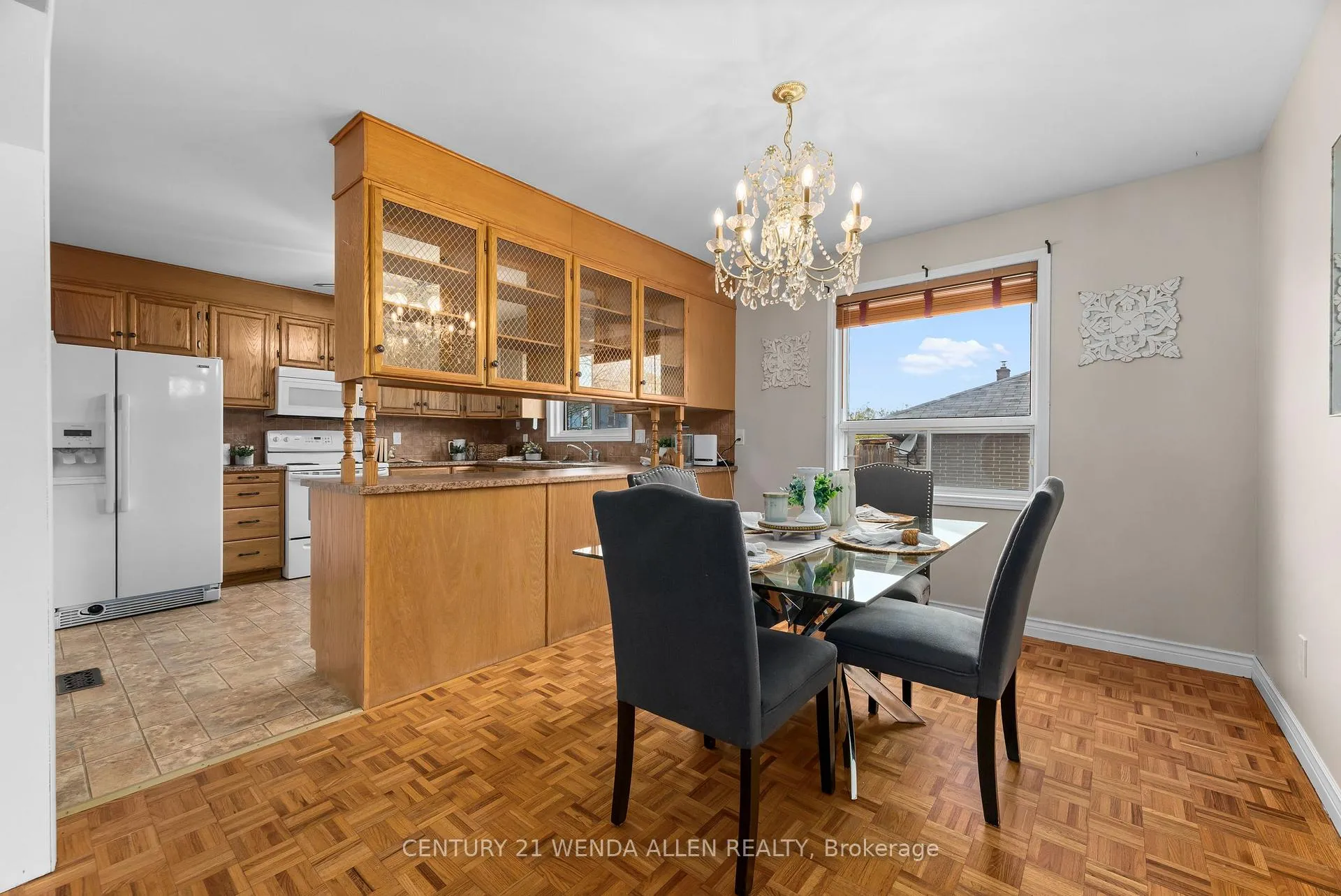 Photo 8 of 539 Monaghan Road, Peterborough, Otonabee Ward 1 — HOMEH