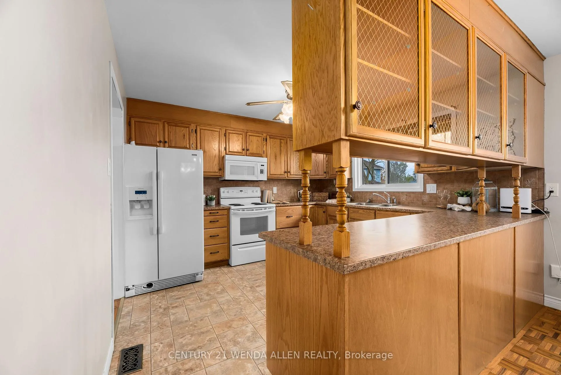 Photo 12 of 539 Monaghan Road, Peterborough, Otonabee Ward 1 — HOMEH