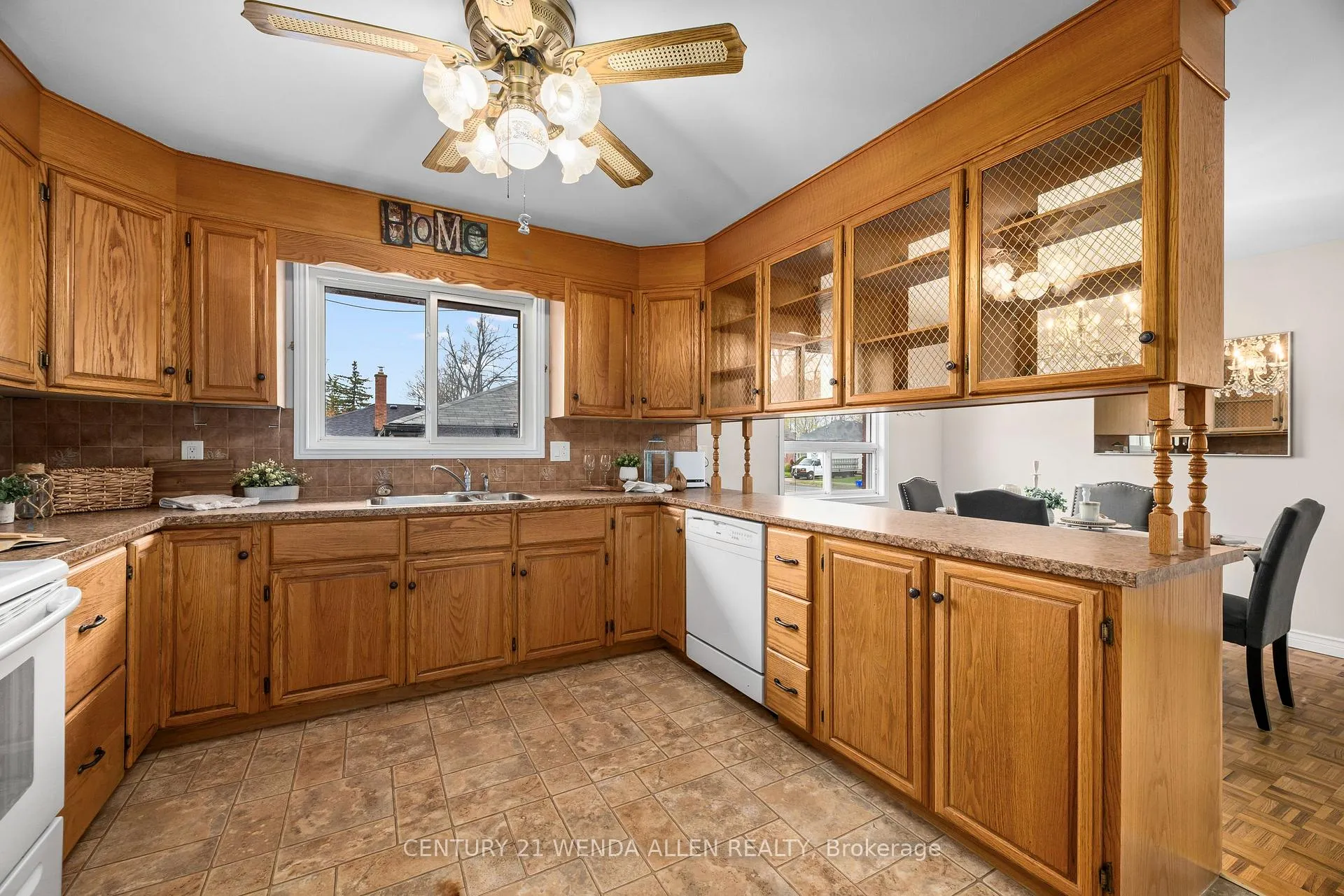 Photo 14 of 539 Monaghan Road, Peterborough, Otonabee Ward 1 — HOMEH
