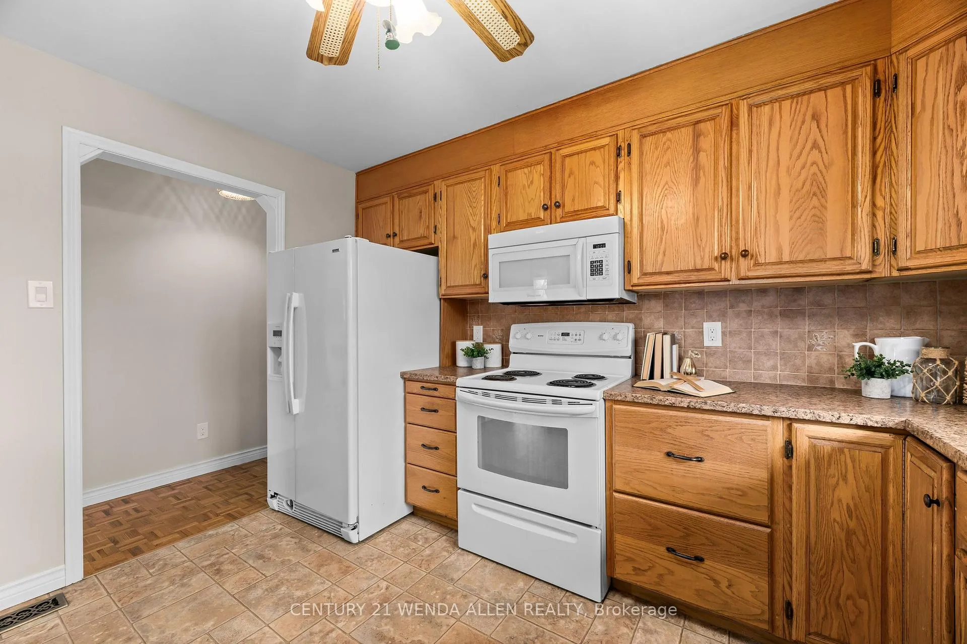 Photo 15 of 539 Monaghan Road, Peterborough, Otonabee Ward 1 — HOMEH
