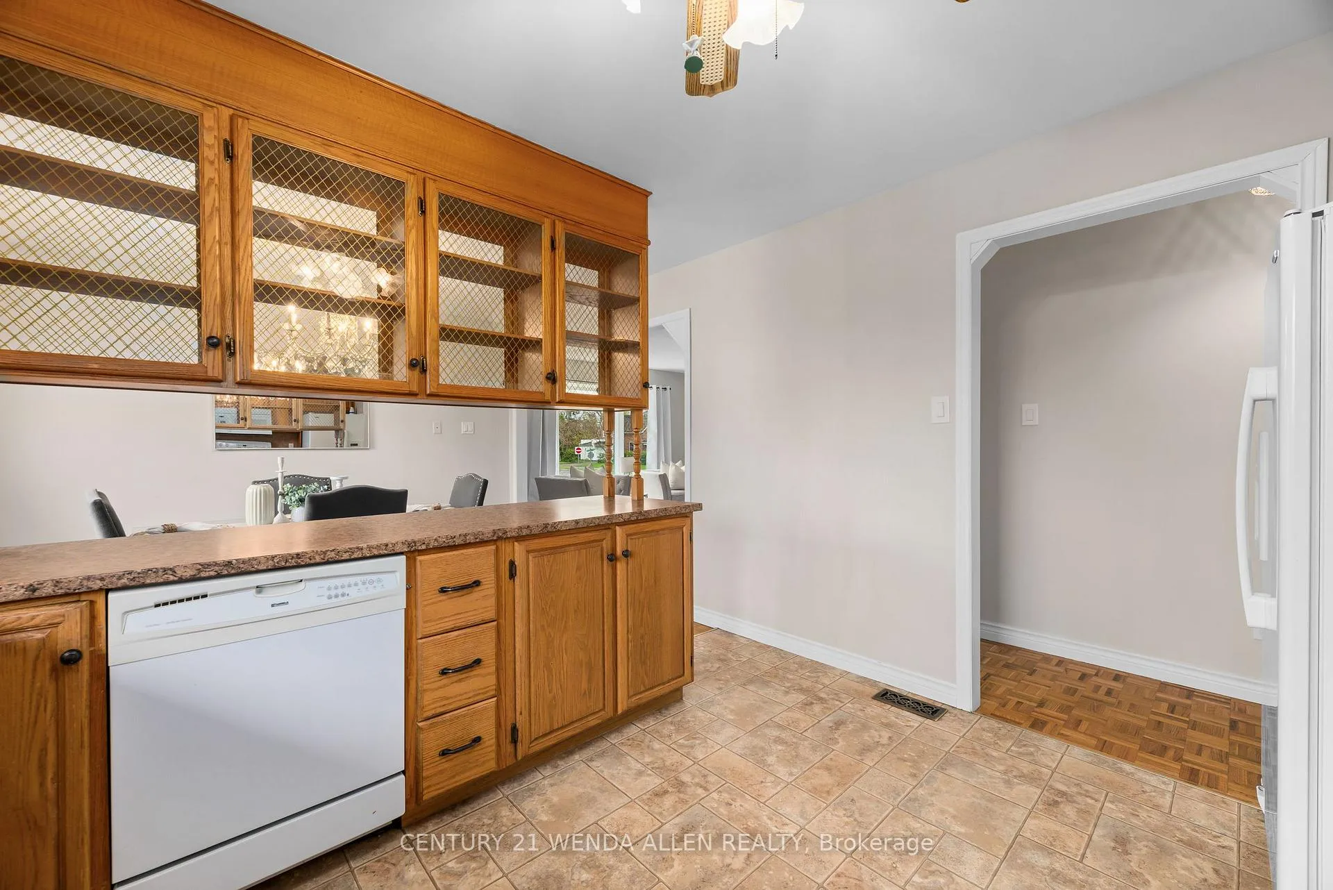 Photo 16 of 539 Monaghan Road, Peterborough, Otonabee Ward 1 — HOMEH