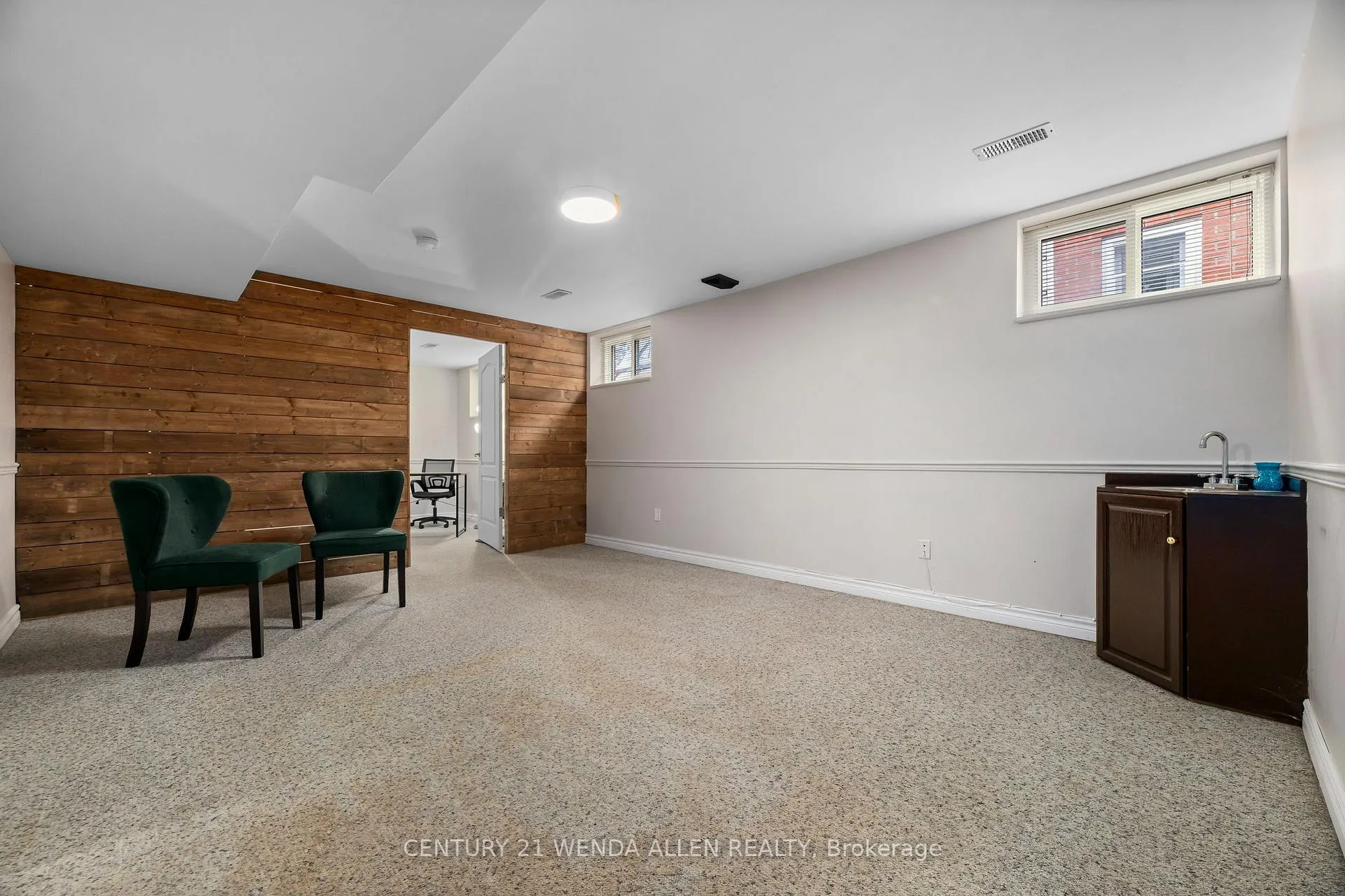 Photo 29 of 539 Monaghan Road, Peterborough, Otonabee Ward 1 — HOMEH