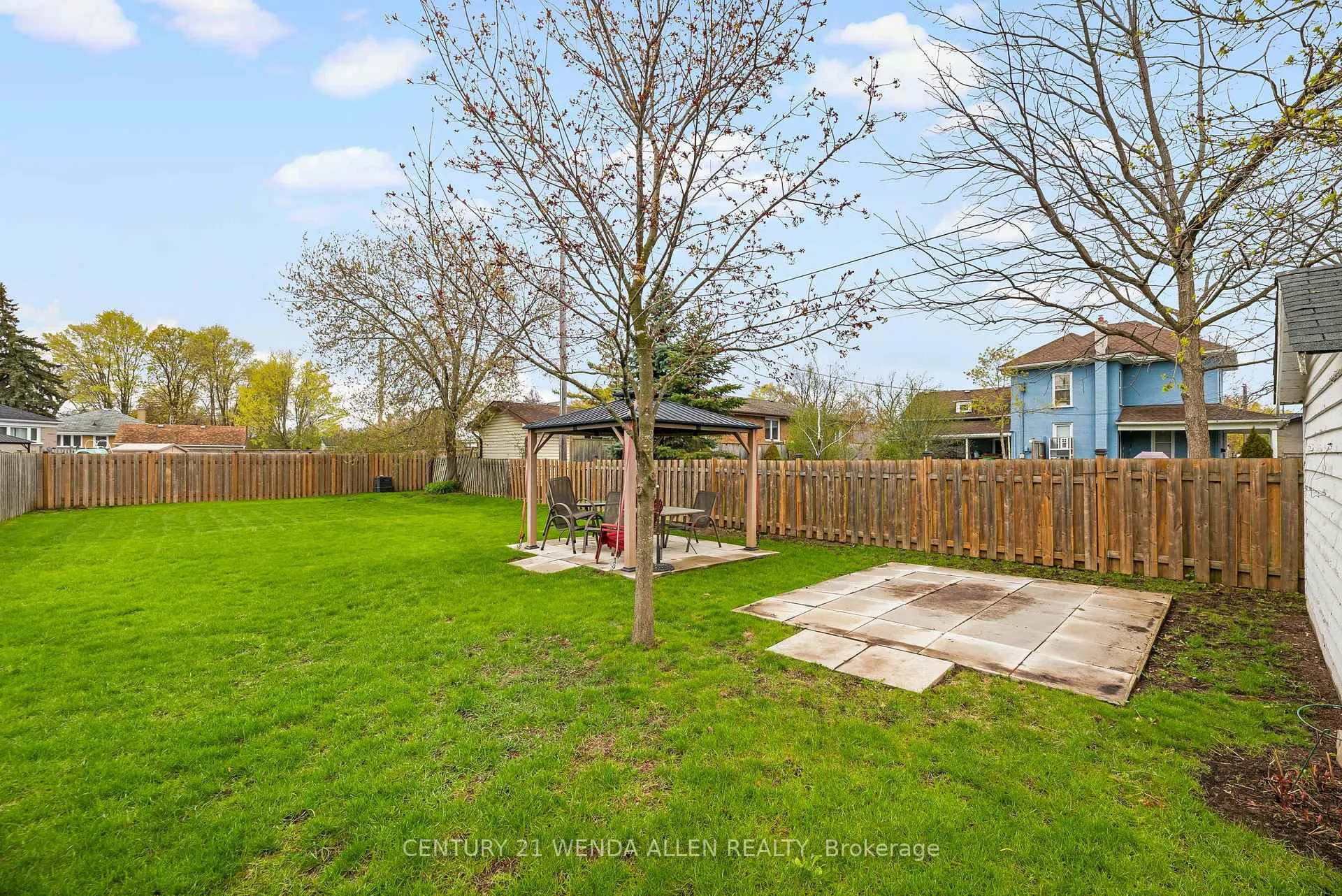 Photo 40 of 539 Monaghan Road, Peterborough, Otonabee Ward 1 — HOMEH