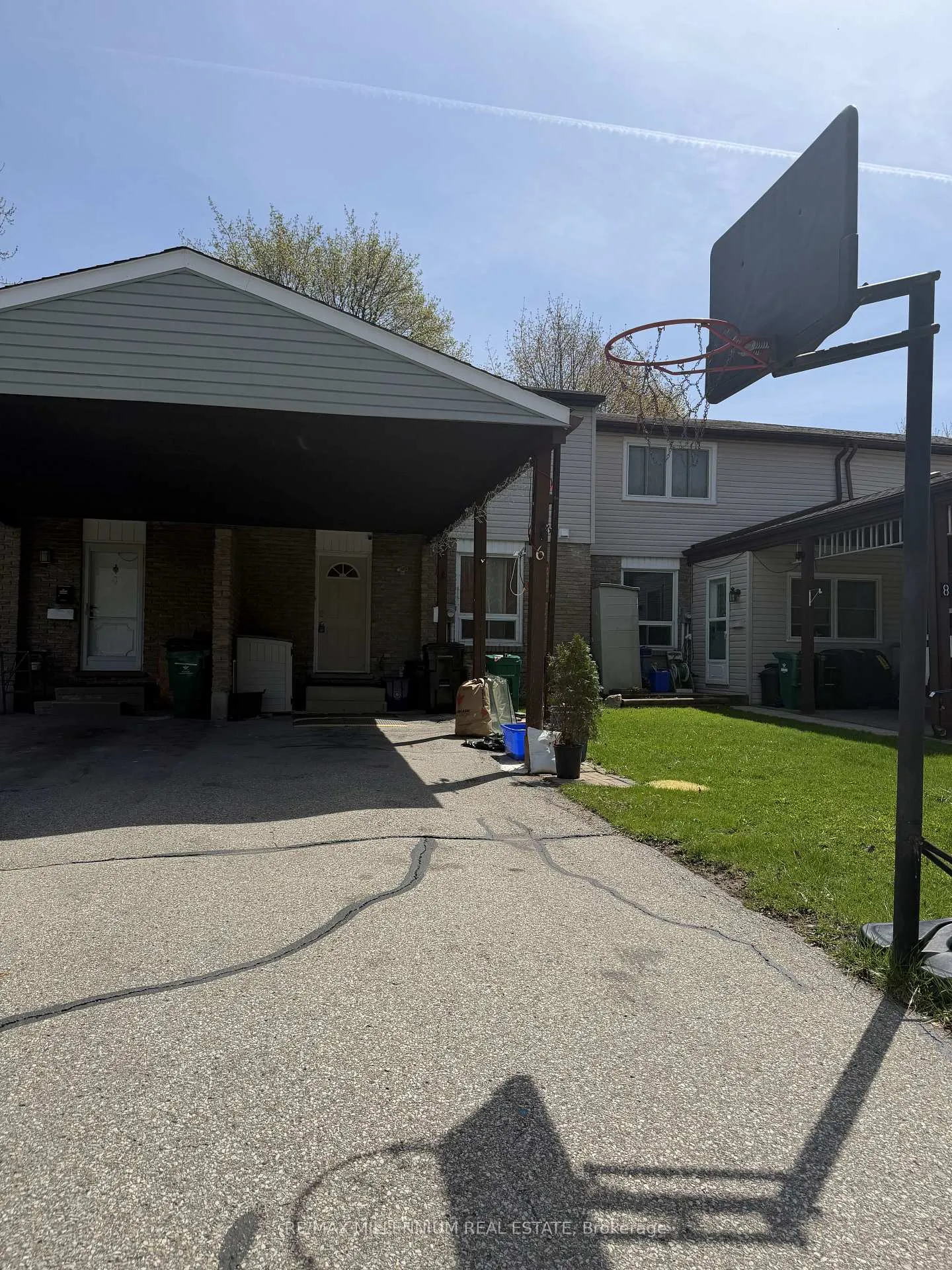 Photo 2 of 6 Cedarhill Crescent, Kitchener, Country Hills — HOMEH