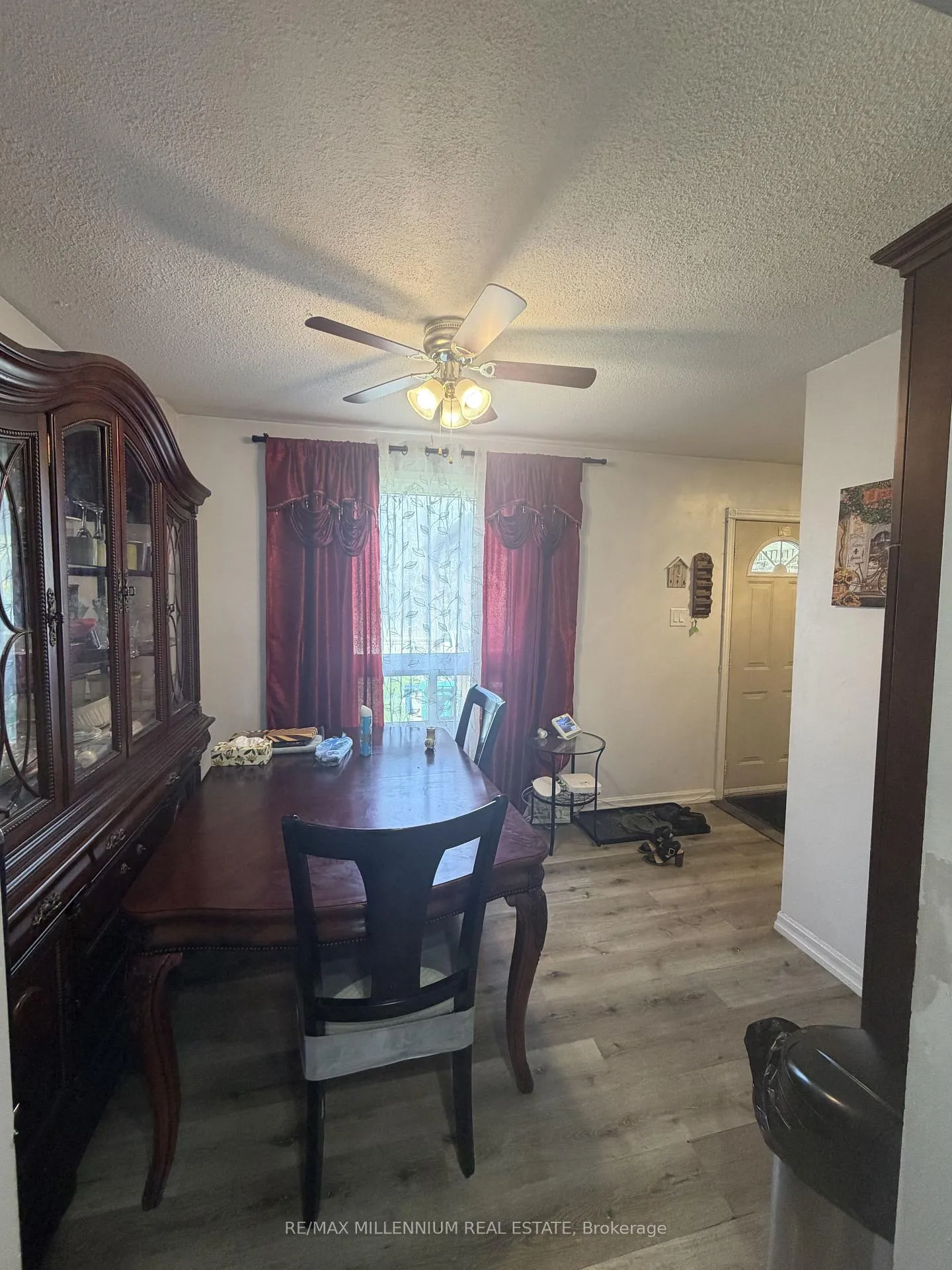 Photo 7 of 6 Cedarhill Crescent, Kitchener, Country Hills — HOMEH