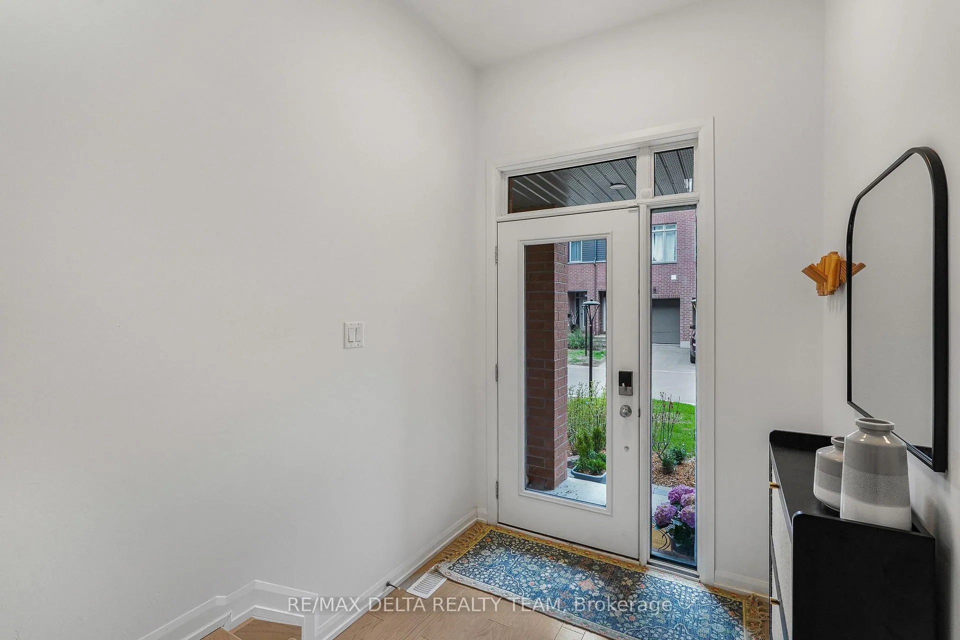 Photo 3 of 576 Halo Private, Ottawa, Chapel Hill — HOMEH