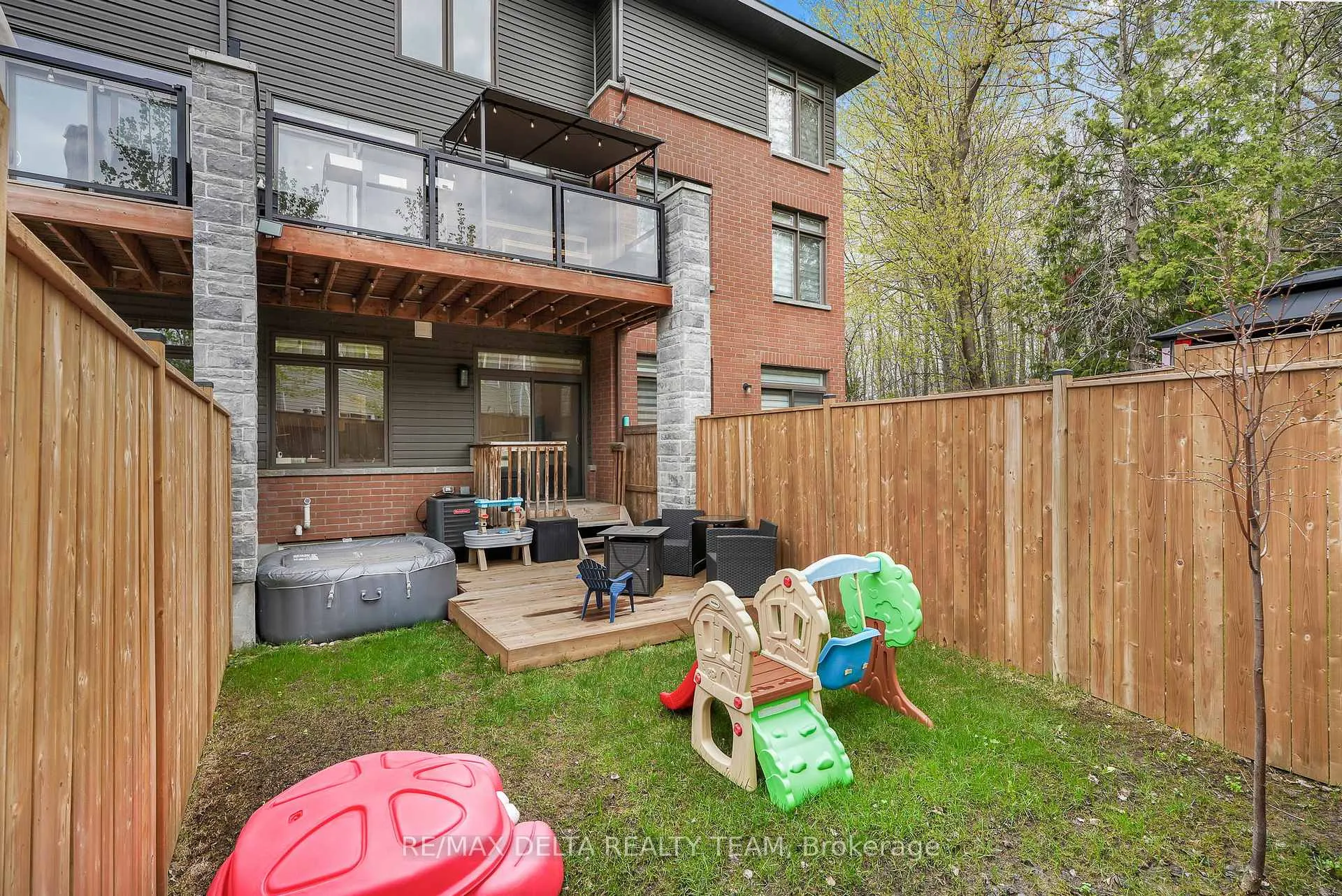 Photo 32 of 576 Halo Private, Ottawa, Chapel Hill — HOMEH