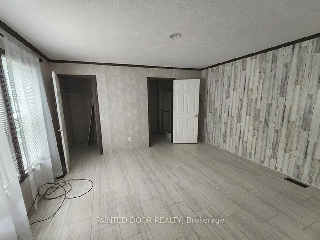 Photo 5 of Unit 4, 45 Tower Road, Georgian Bay, Freeman — HOMEH